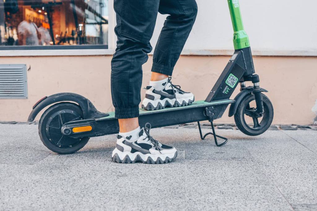 Hulajnoga elektryczna Kukirin M5 Pro jako sposób na wygodne miejskie podróże
