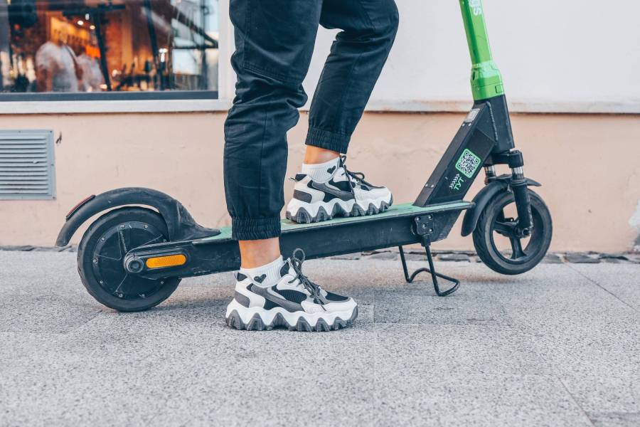 Hulajnoga elektryczna Kukirin M5 Pro jako sposób na wygodne miejskie podróże